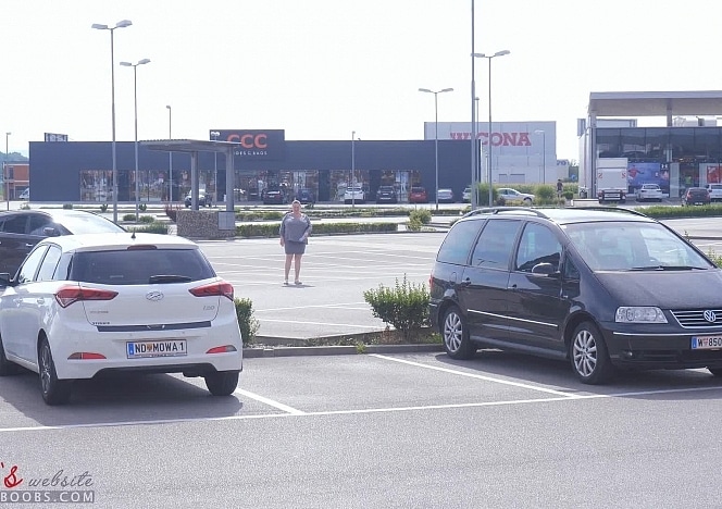 lily/videos/5XdEuK4KIBcqjEjzvNzmTQbSCutIJyBa