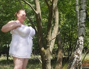 lily/videos/tausn3b_cbx3rZoLSLHAEk4LeLUmfz63