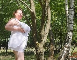 lily/videos/tausn3b_cbx3rZoLSLHAEk4LeLUmfz63